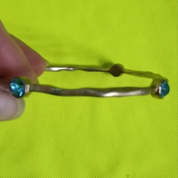 Goldtone blue crystal Bangle bracelet - Picture 4 of 5
